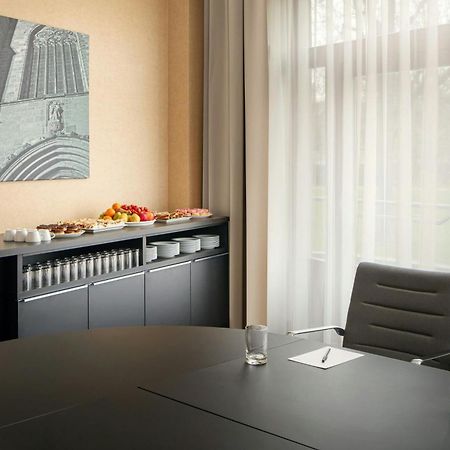 Отель Courtyard By Marriott Pilsen Экстерьер фото