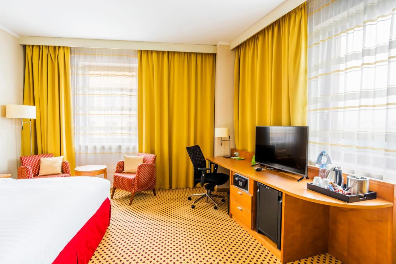 Отель Courtyard By Marriott Pilsen Экстерьер фото