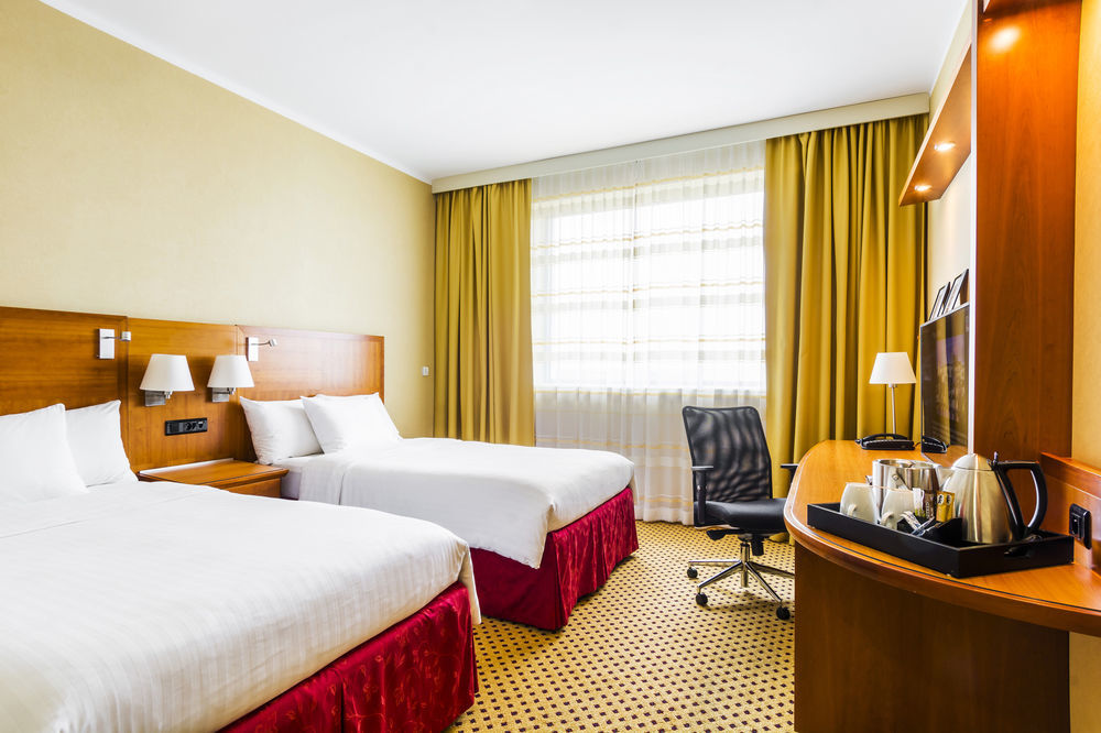 Отель Courtyard By Marriott Pilsen Экстерьер фото